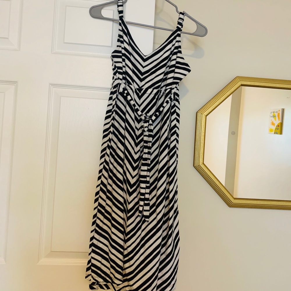 Old navy maternity dress black